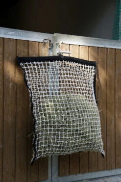 KERBL Haynet With Filling Aid 11 KERBL Haynet With Filling Aid -Equestrian Supplie Shop 3211645 22 1280x1280