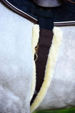 Kentucky Horsewear Saddle Girth With Fur -Equestrian Supplie Shop 42401 0 1280x1280