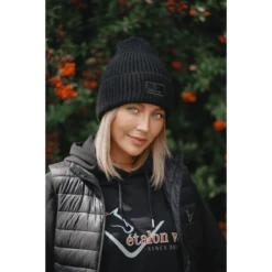 Embassy Beanie, Strickmütze -Equestrian Supplie Shop DSC09909 processed 1 1280x1280