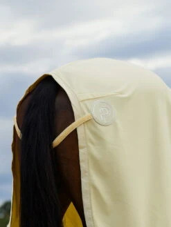 Cooler Rug Softshell Air Platinum Pure SS23 7 Cooler Rug Softshell Air Platinum Pure SS23 -Equestrian Supplie Shop Eskadron Abschwitzdecke ShoftshellAir FS23 Sunflower Lifestyle 1 1280x1280