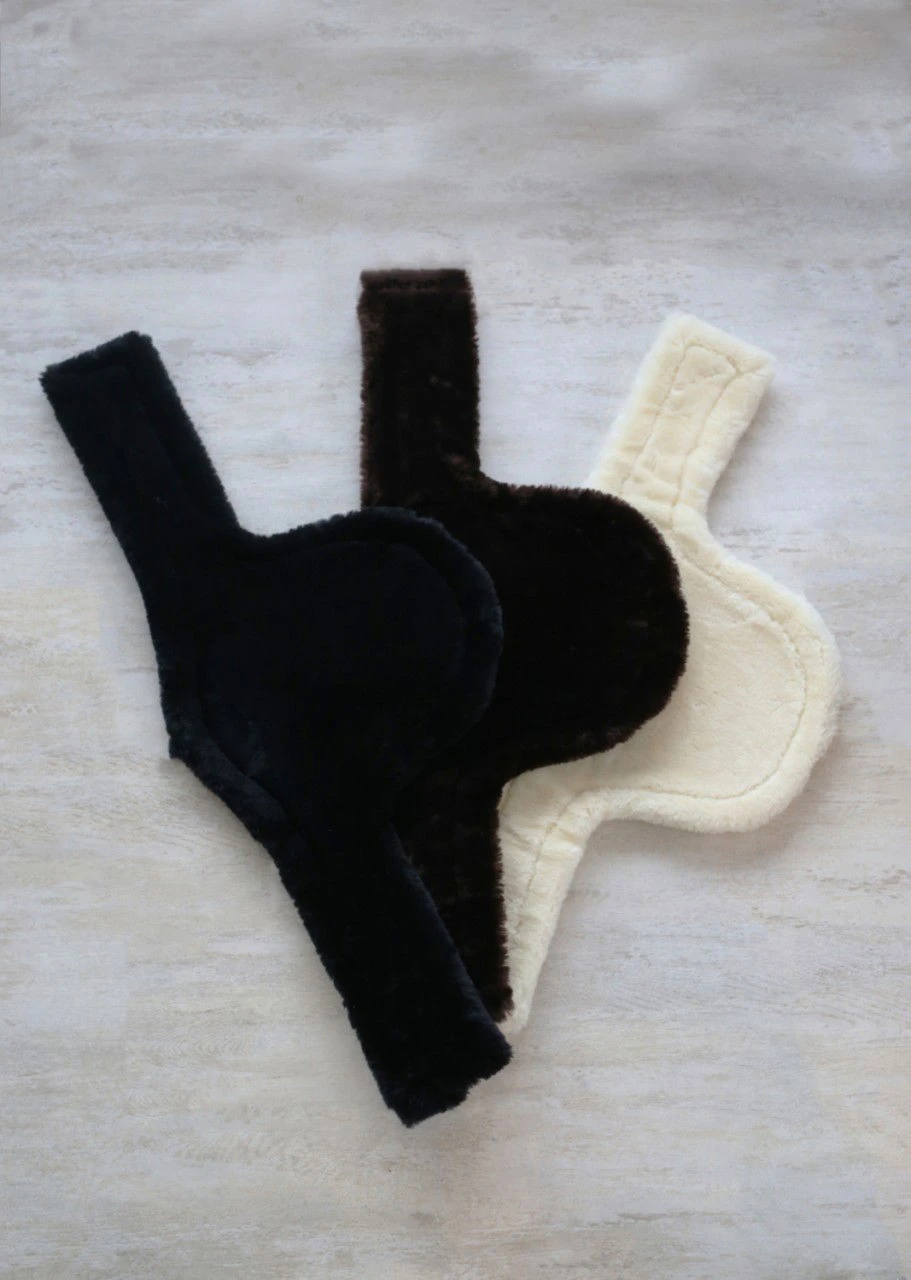 Kentucky Horsewear Kentucky Lambskin Protector For Jumping Girth 4 Kentucky Horsewear Kentucky Lambskin Protector For Jumping Girth - Image 2