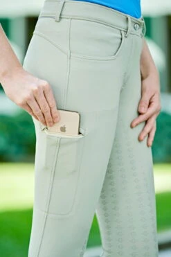 Covalliero Women's Breeches Detroit SS22, High Waist, Full Seat, Full Grip 10 Covalliero Women's Breeches Detroit SS22, High Waist, Full Seat, Full Grip -Equestrian Supplie Shop covalliero reithose damen detroit fs22 light greige 4 1280x1280