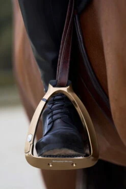 Stirrups Shield'Rup, Safety Stirrups -Equestrian Supplie Shop samshield steigbugel shield rup lifestyle 1280x1280